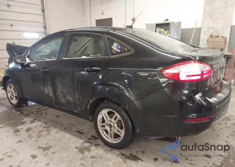 2017 Ford Fiesta Se z USA, uszkodzony, nr VIN 3FADP4BJXHM118842